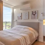 Deluxe Brand New Duplex For 4 公寓 *