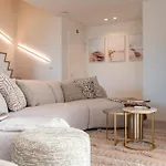 Deluxe Brand New Duplex For 4 Апартаменты