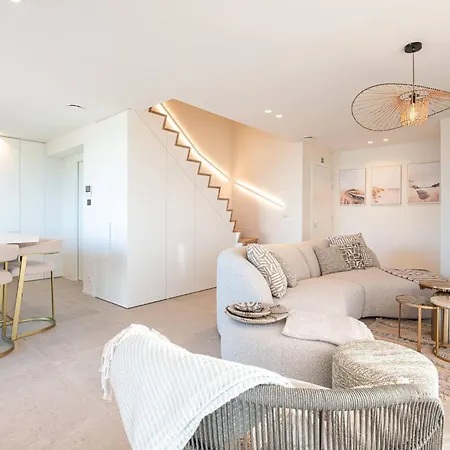 Apartment Deluxe Brand New Duplex For 4 *