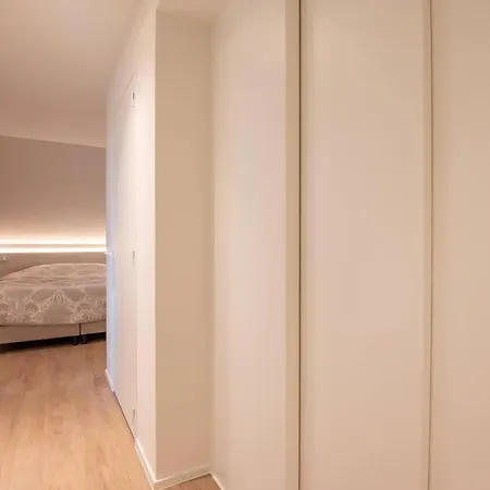 Deluxe Brand New Duplex For 4 오스텐드