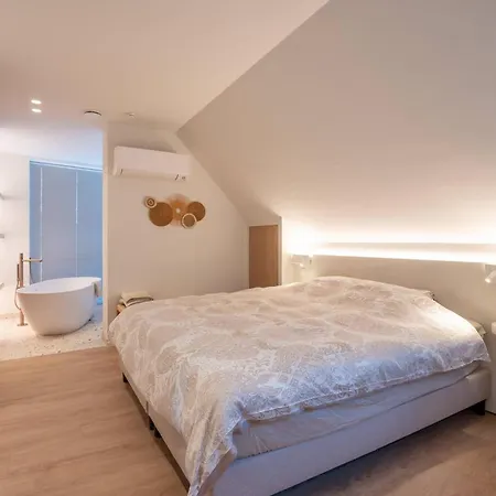 아파트 Deluxe Brand New Duplex For 4 오스텐드