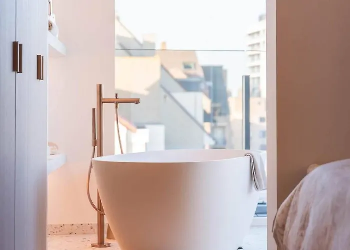 Deluxe Brand New Duplex For 4 *