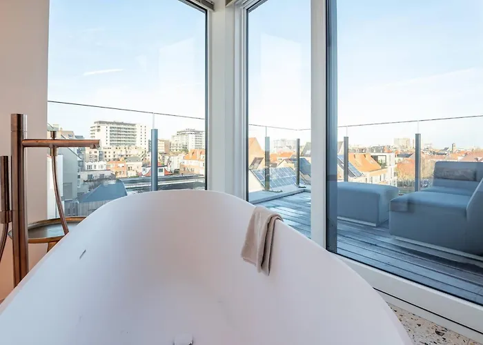 Deluxe Brand New Duplex For 4 *